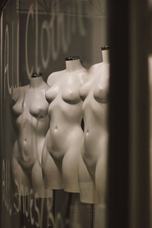 Why Buying Fuller Bust Bras In Store Is a Good Idea